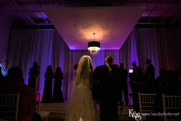 Dallas Wedding Photographers - K & S Photography wedding at eM the Venue in Dallas in the Design District